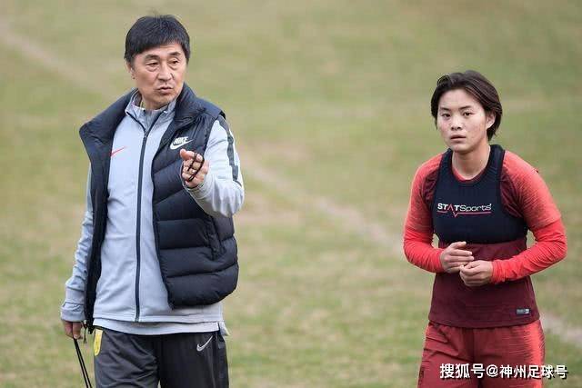 【每日之星】萨卡：将痛楚折叠成骄傲的徽章 用戴帽告别美加墨